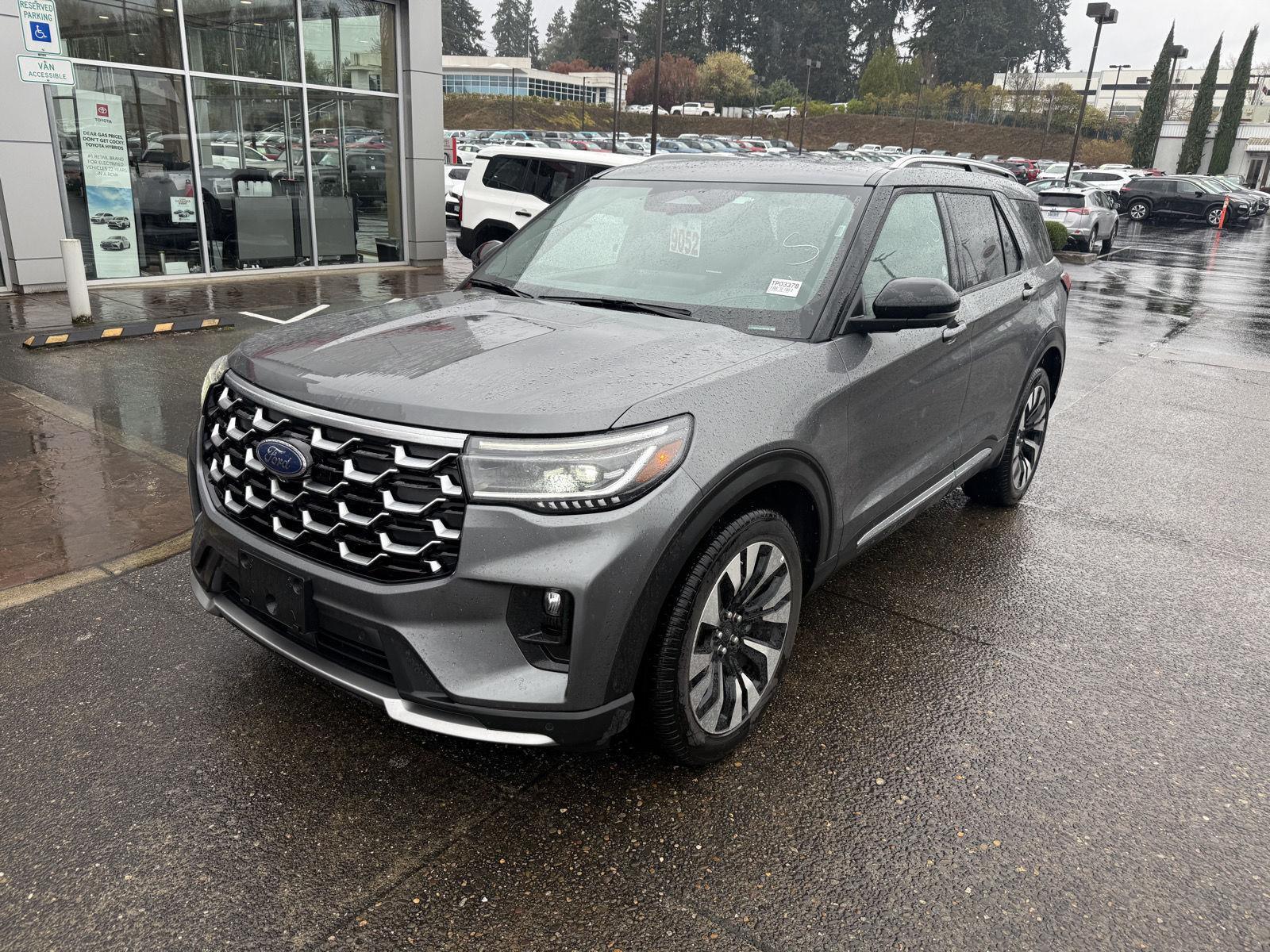 Carbonized Gray Metallic 2025 Ford Explorer Platinum AWD SUV / Crossover All-Wheel Drive Automatic