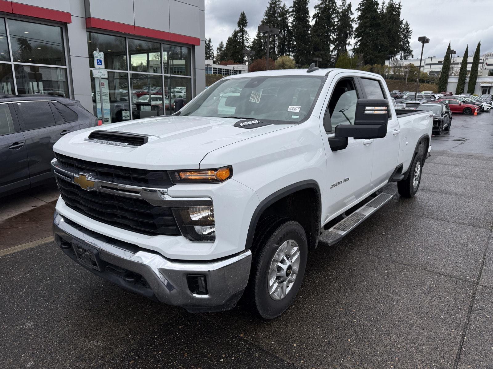 Summit White 2025 Chevrolet Silverado 2500HD LT Crew Cab 4WD Pickup Truck Four-Wheel Drive Automatic