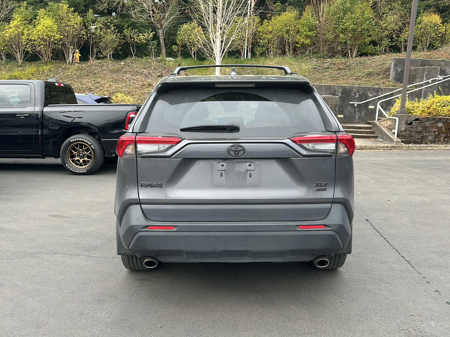 View vehicle photo 4