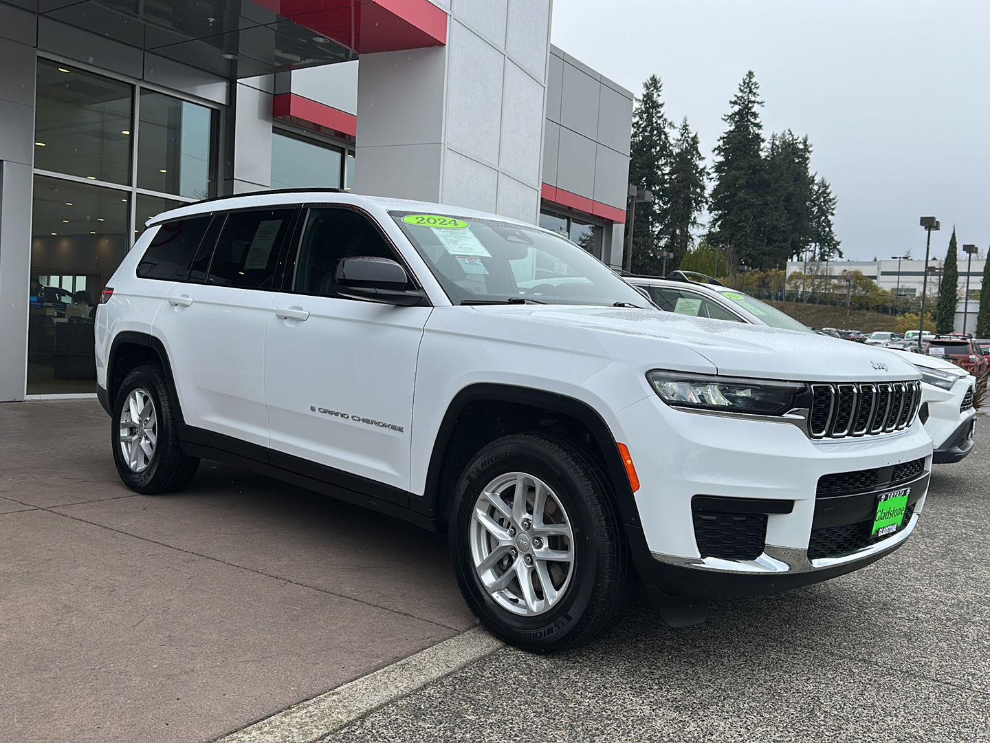 Bright White Clearcoat 2024 Jeep Grand Cherokee L Laredo 4WD SUV / Crossover Four-Wheel Drive 8-Speed Automatic