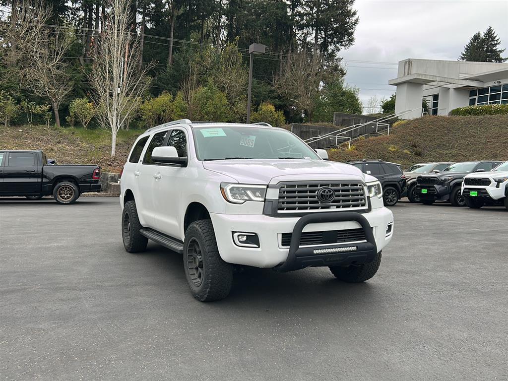 Super White 2018 Toyota Sequoia SR5 4WD SUV / Crossover Four-Wheel Drive Automatic