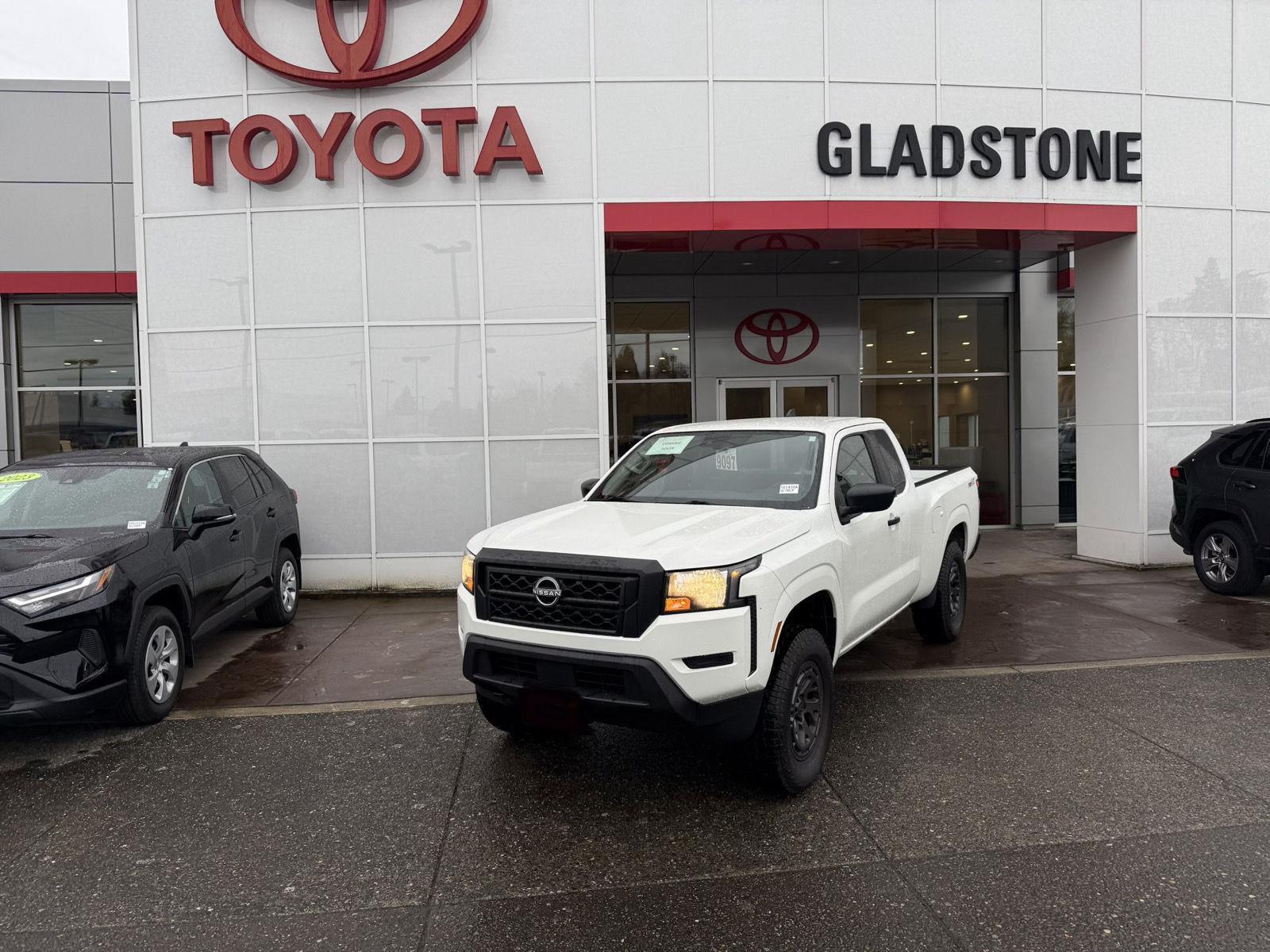 Glacier White 2023 Nissan Frontier S King Cab 4WD Pickup Truck Four-Wheel Drive Automatic