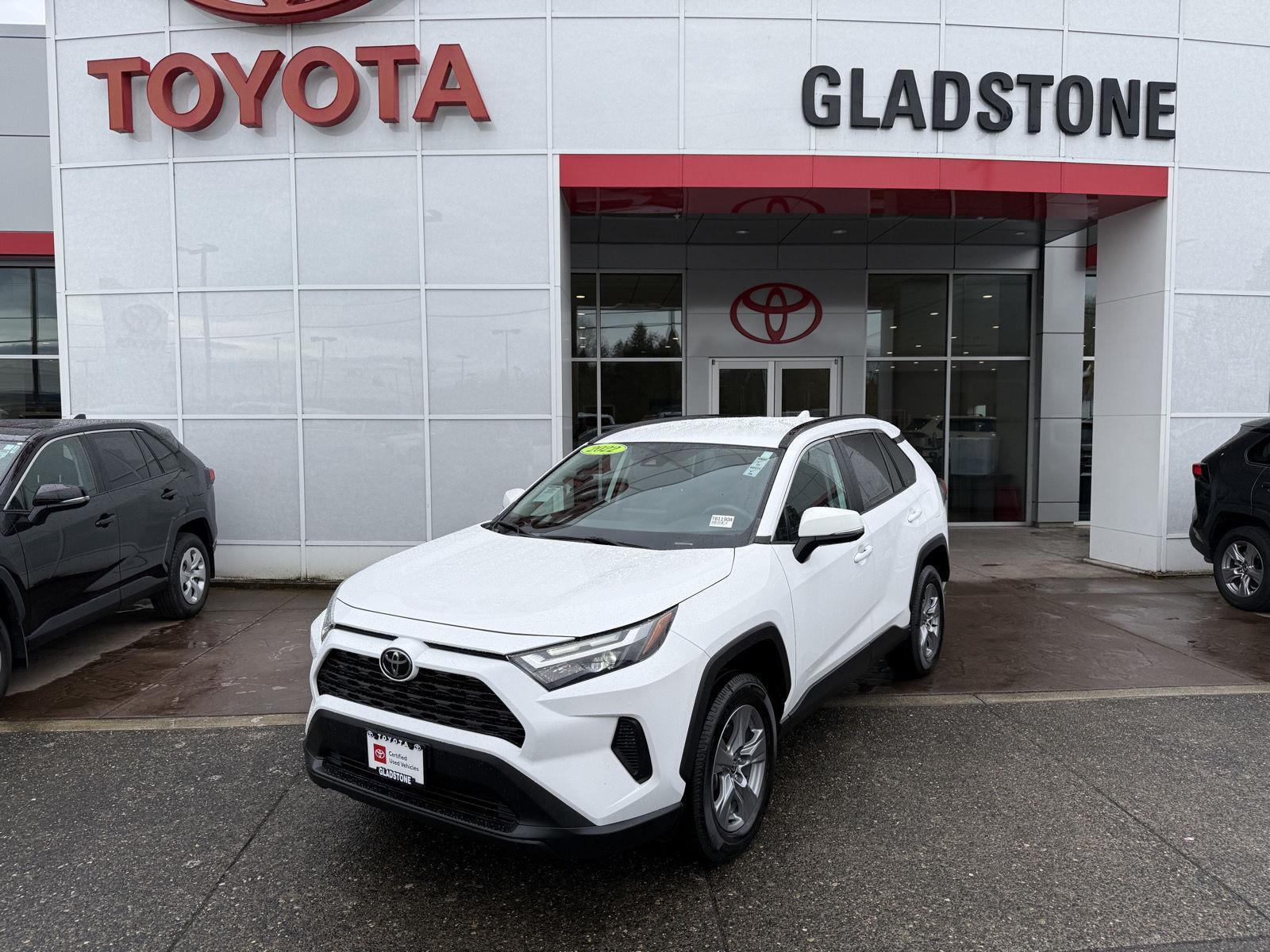 White 2022 Toyota RAV4 XLE AWD SUV / Crossover All-Wheel Drive Automatic