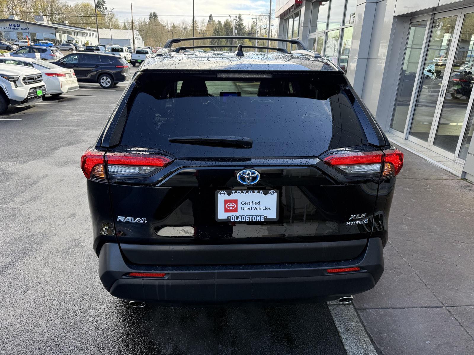 View vehicle photo 5