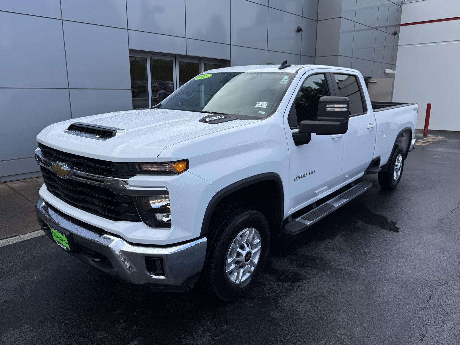 Summit White 2025 Chevrolet Silverado 2500HD LT Crew Cab 4WD Pickup Truck Four-Wheel Drive Automatic