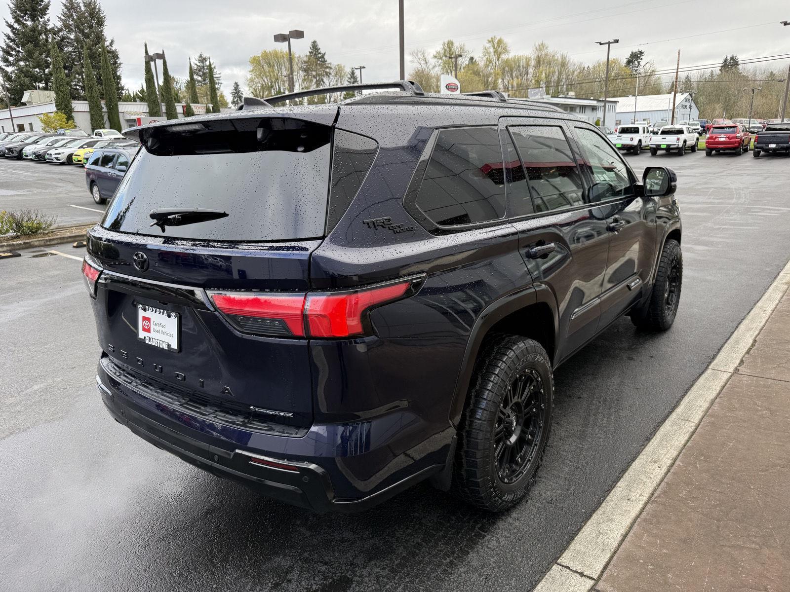 View vehicle photo 5