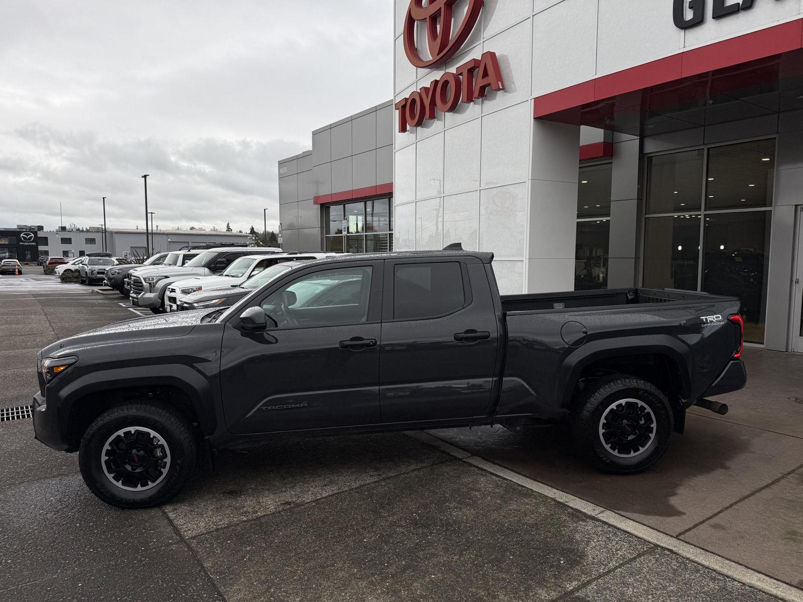 View vehicle photo 3