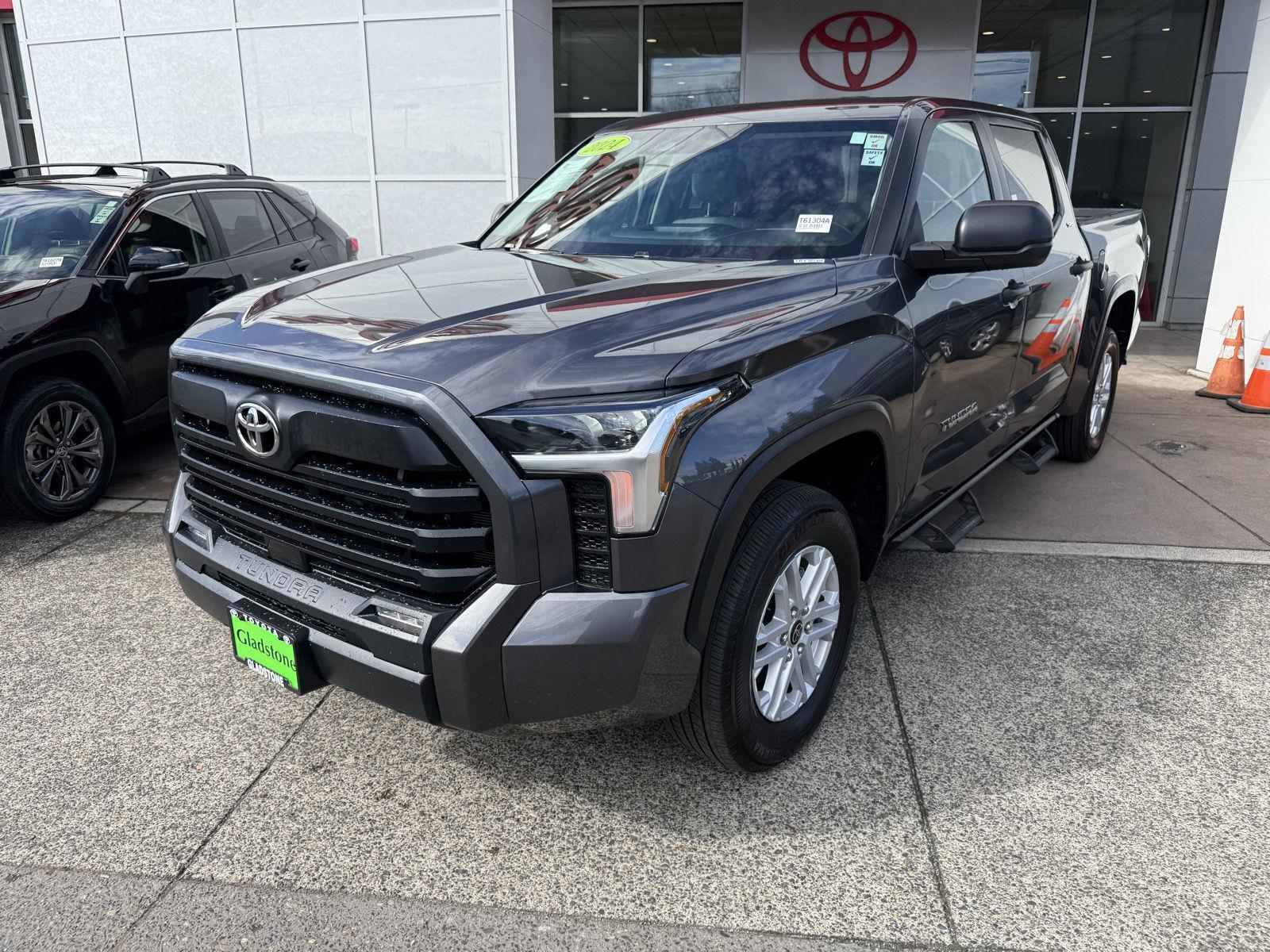 View vehicle photo 2