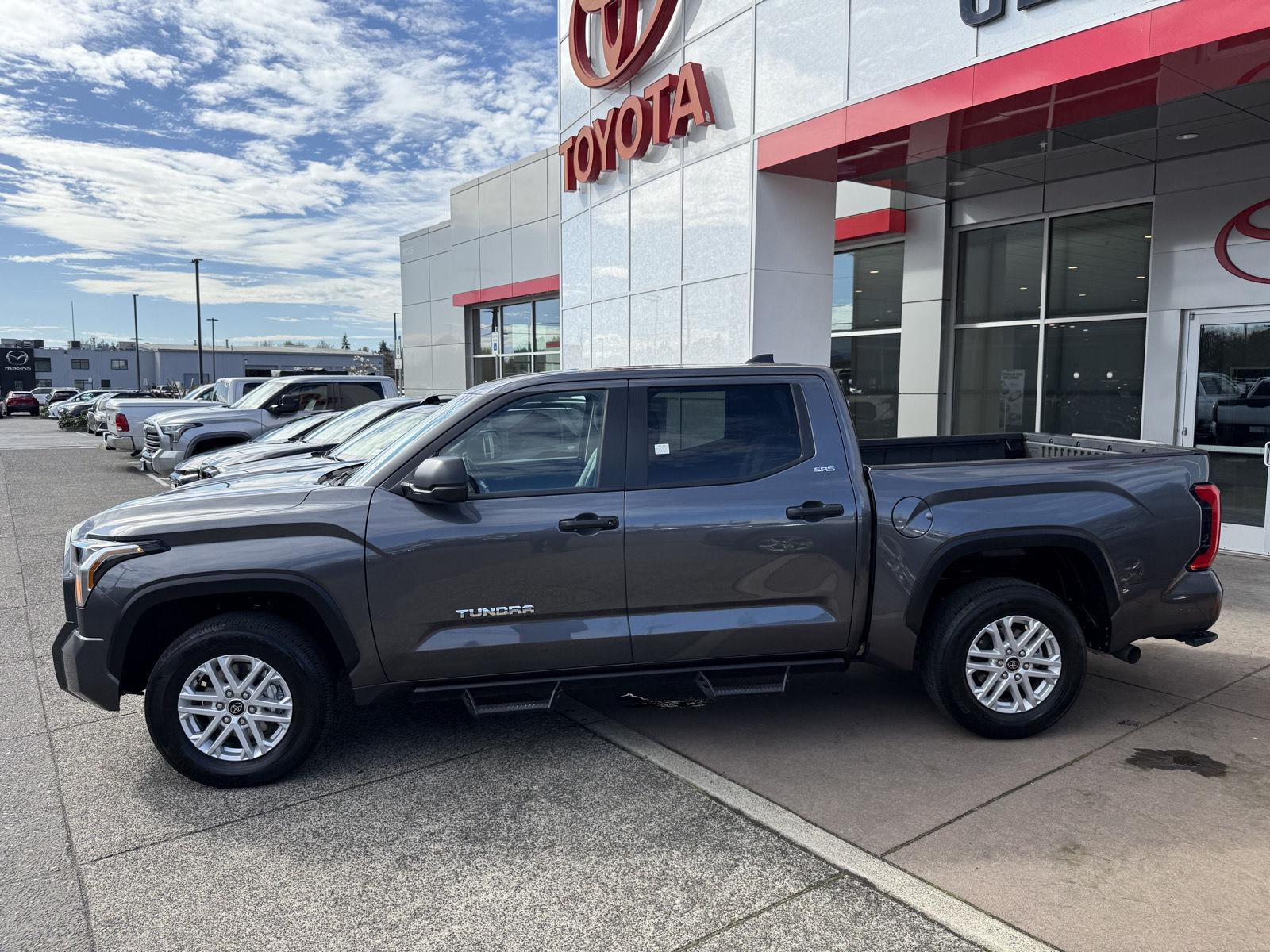 View vehicle photo 3