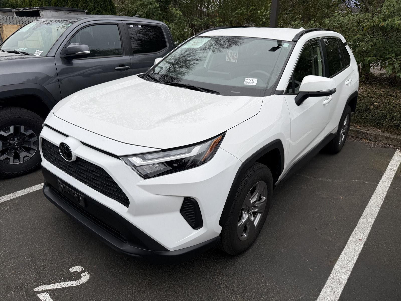 Ice Cap 2023 Toyota RAV4 XLE FWD SUV / Crossover Front-Wheel Drive Automatic