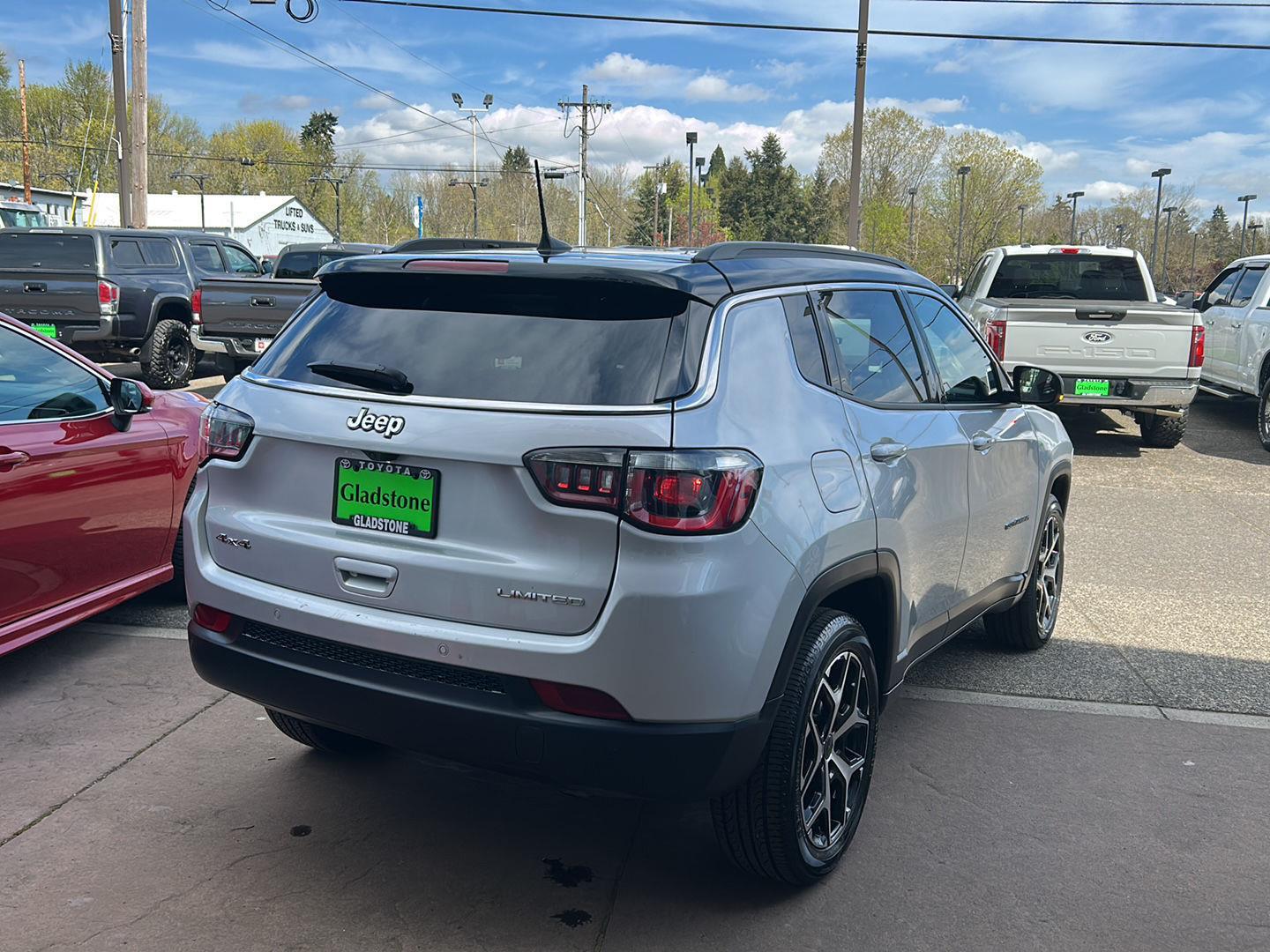 View vehicle photo 5