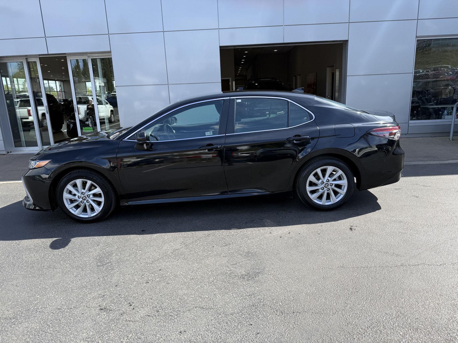 View vehicle photo 3