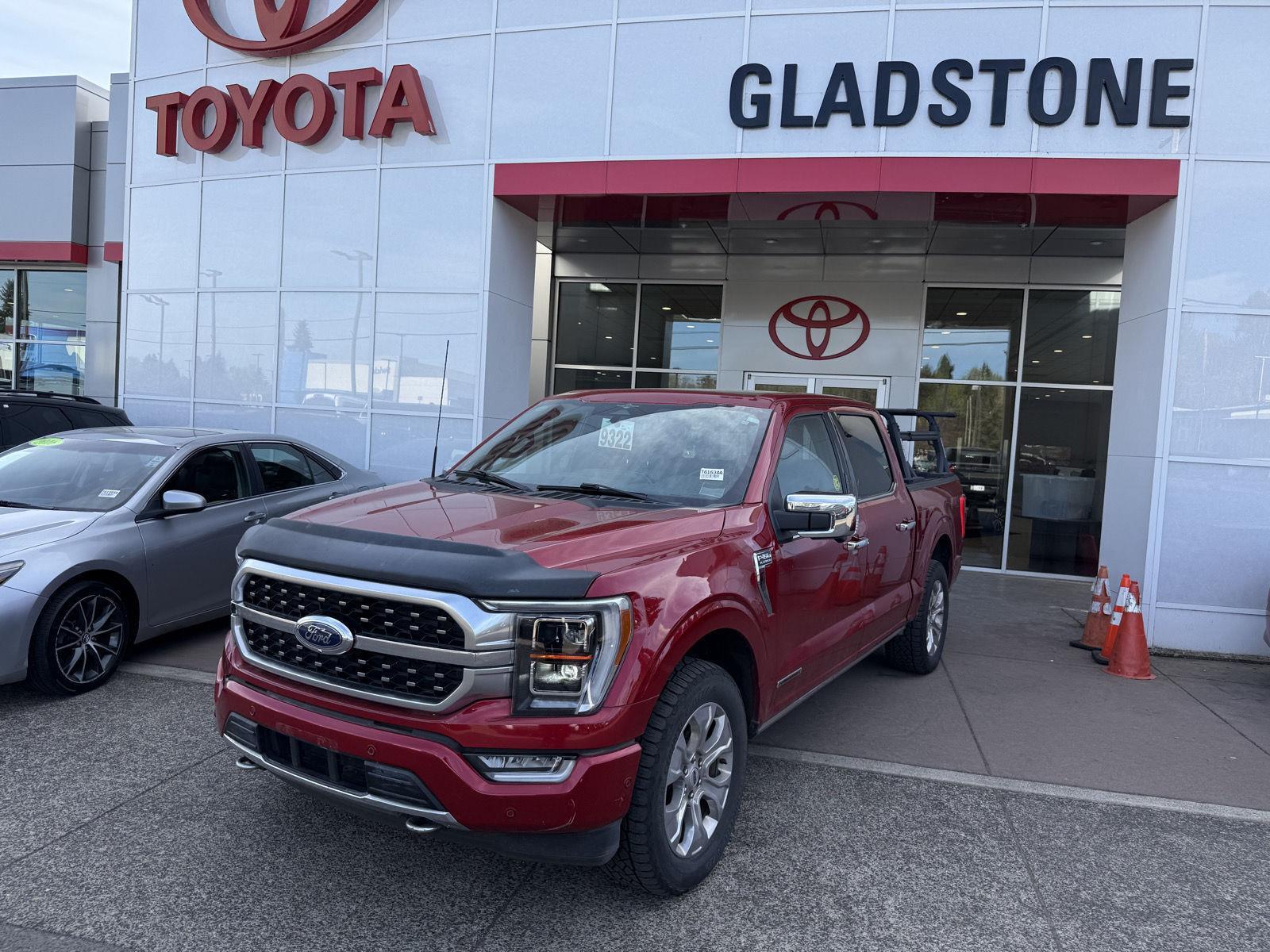 Rapid Red Metallic Tinted Clearcoat 2023 Ford F-150 Platinum SuperCrew 4WD Pickup Truck Four-Wheel Drive Automatic