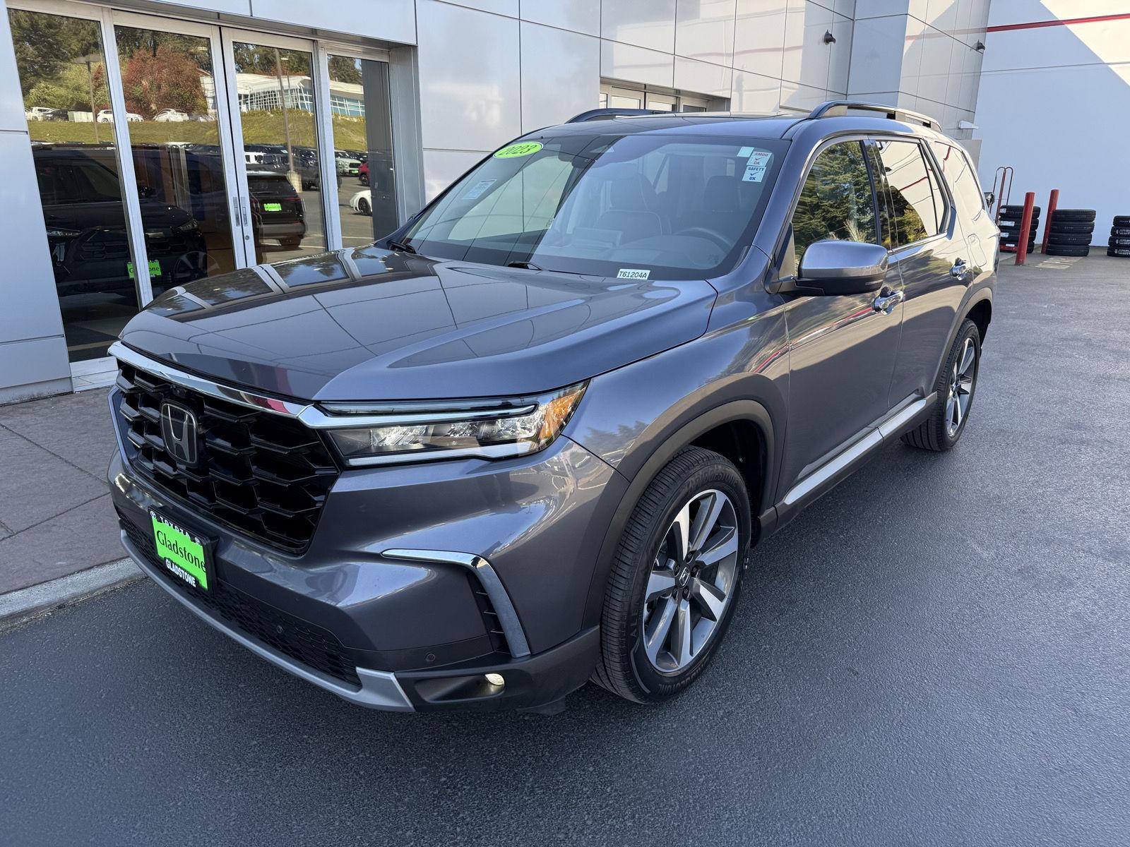 Gray (Modern Steel Metallic) 2023 Honda Pilot Elite AWD SUV / Crossover All-Wheel Drive Automatic
