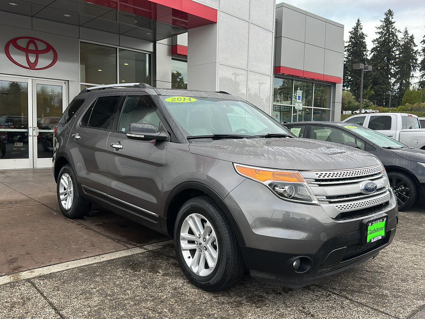 Sterling Gray Metallic 2014 Ford Explorer XLT 4WD SUV / Crossover All-Wheel Drive 6-Speed Automatic