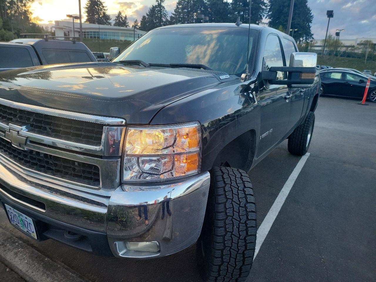 Black 2009 Chevrolet Silverado 2500HD LTZ Crew Cab 4WD Pickup Truck Four-Wheel Drive 6-Speed Automatic