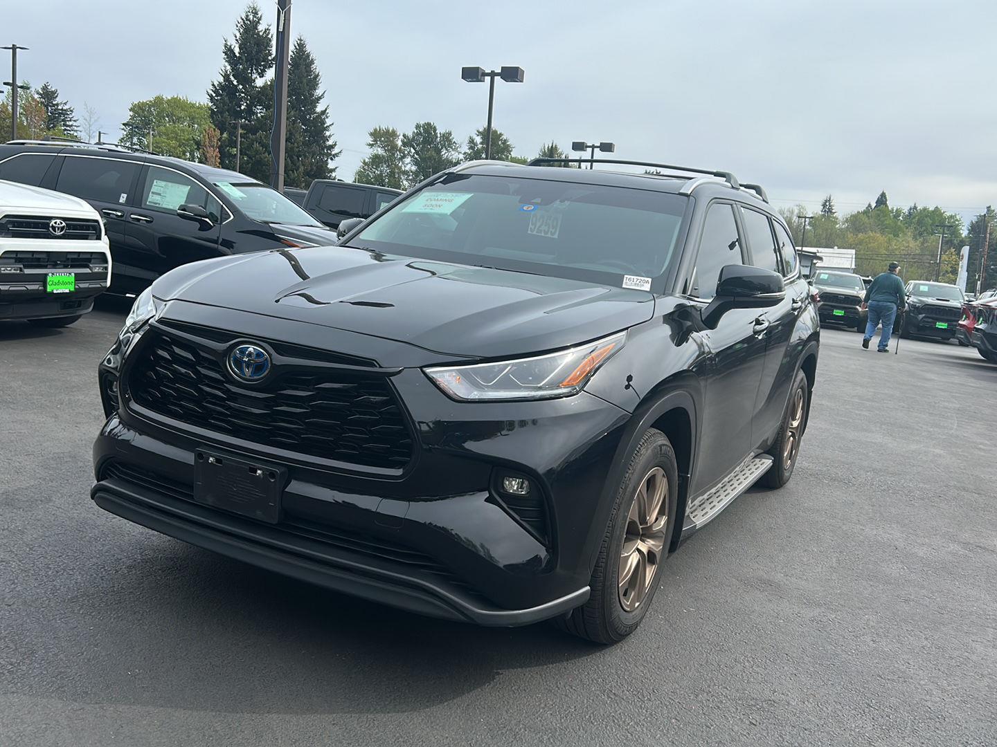 Midnight Black Metallic 2023 Toyota Highlander Hybrid Bronze Edition FWD SUV / Crossover Front-Wheel Drive Continuously Variable Transmission