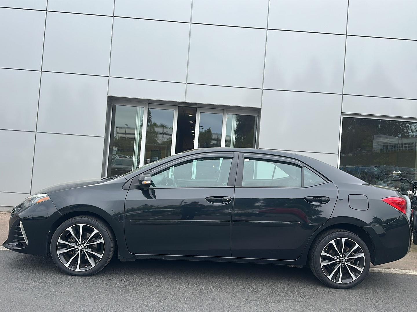 Black Sand Pearl 2018 Toyota Corolla XSE Sedan Front-Wheel Drive Continuously Variable Transmission