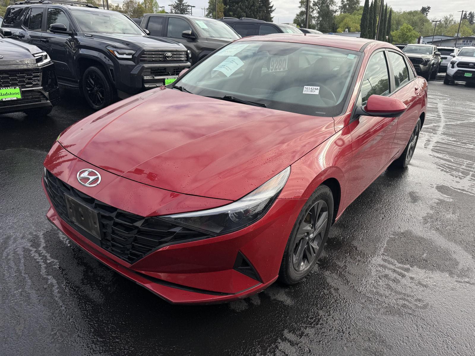 Scarlet Red Pearl 2022 Hyundai Elantra SEL FWD Sedan Front-Wheel Drive Continuously Variable Transmission