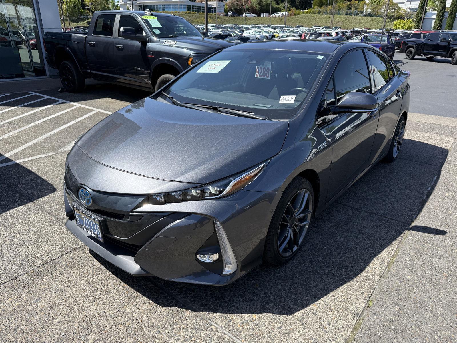 Magnetic Gray Metallic 2020 Toyota Prius Prime Limited FWD Hatchback Front-Wheel Drive Continuously Variable Transmission