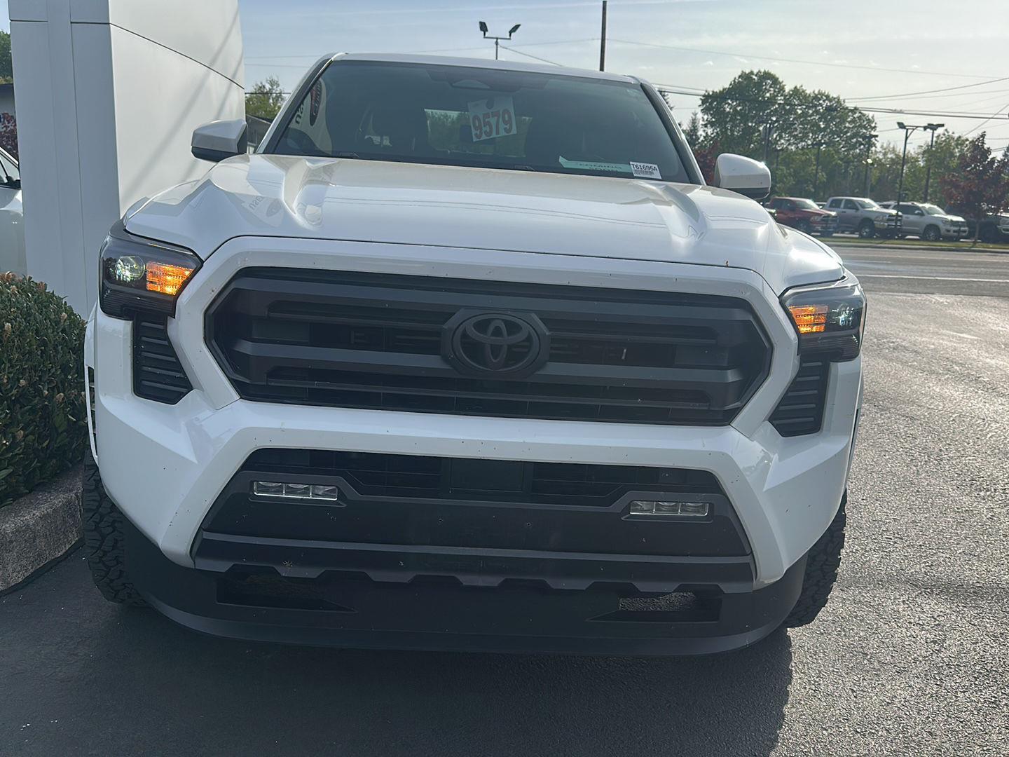 View vehicle photo 6