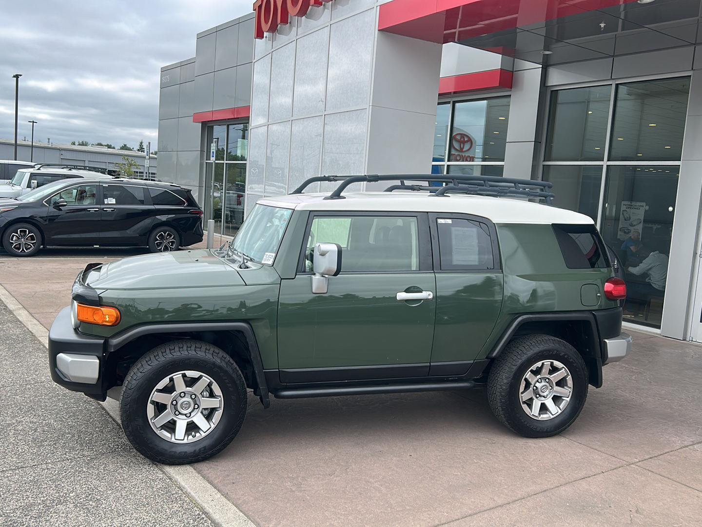 View vehicle photo 3