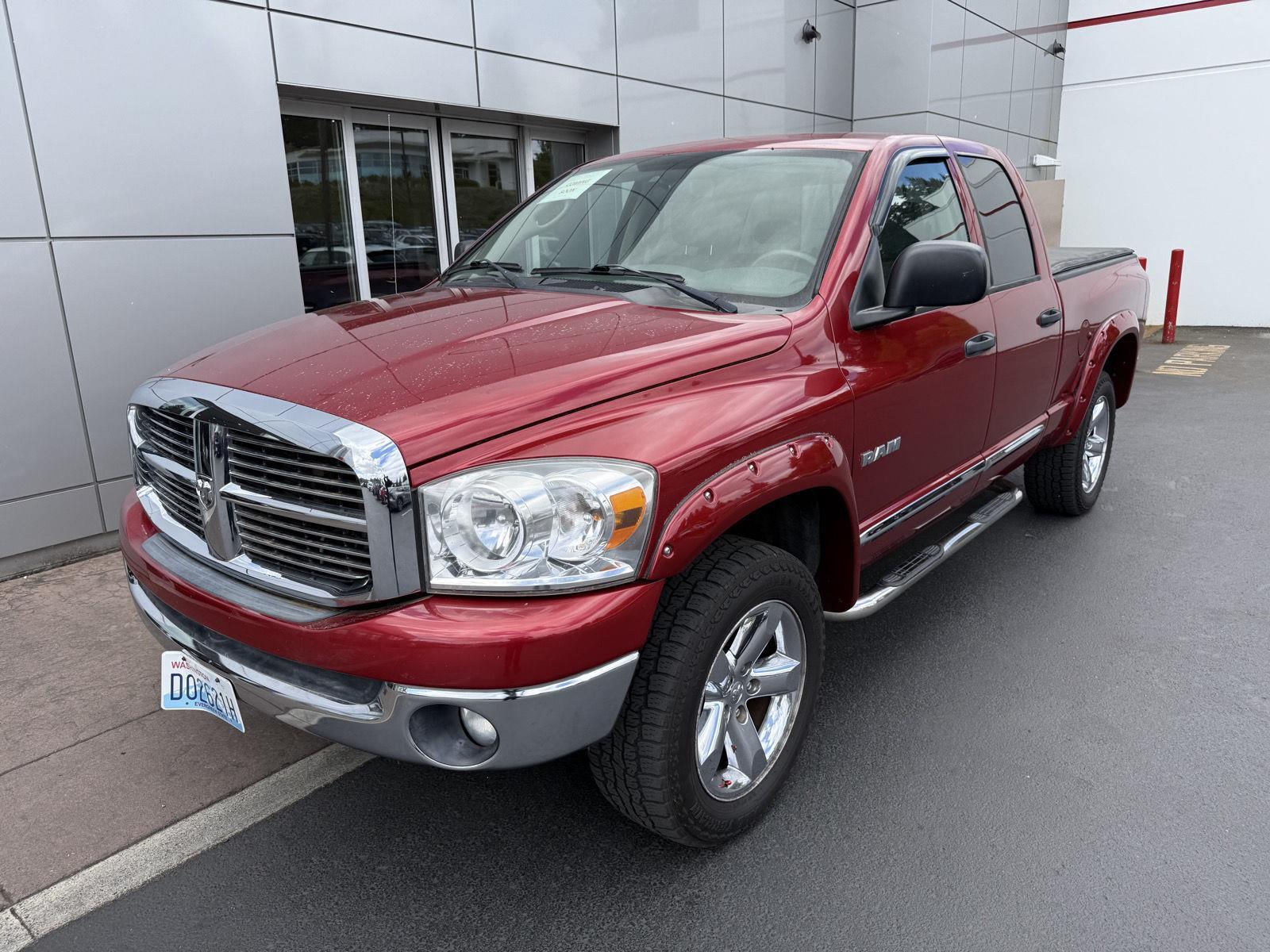 Inferno Red Crystal Pearl 2008 Dodge RAM 1500 SLT Quad Cab 4WD Pickup Truck Four-Wheel Drive 5-Speed Automatic