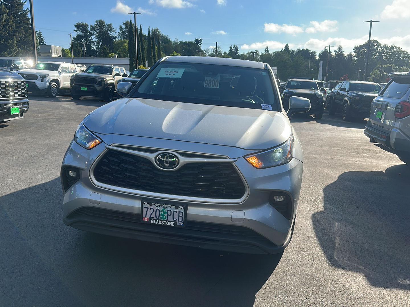 Celestial Silver Metallic 2023 Toyota Highlander LE FWD SUV / Crossover Front-Wheel Drive Automatic