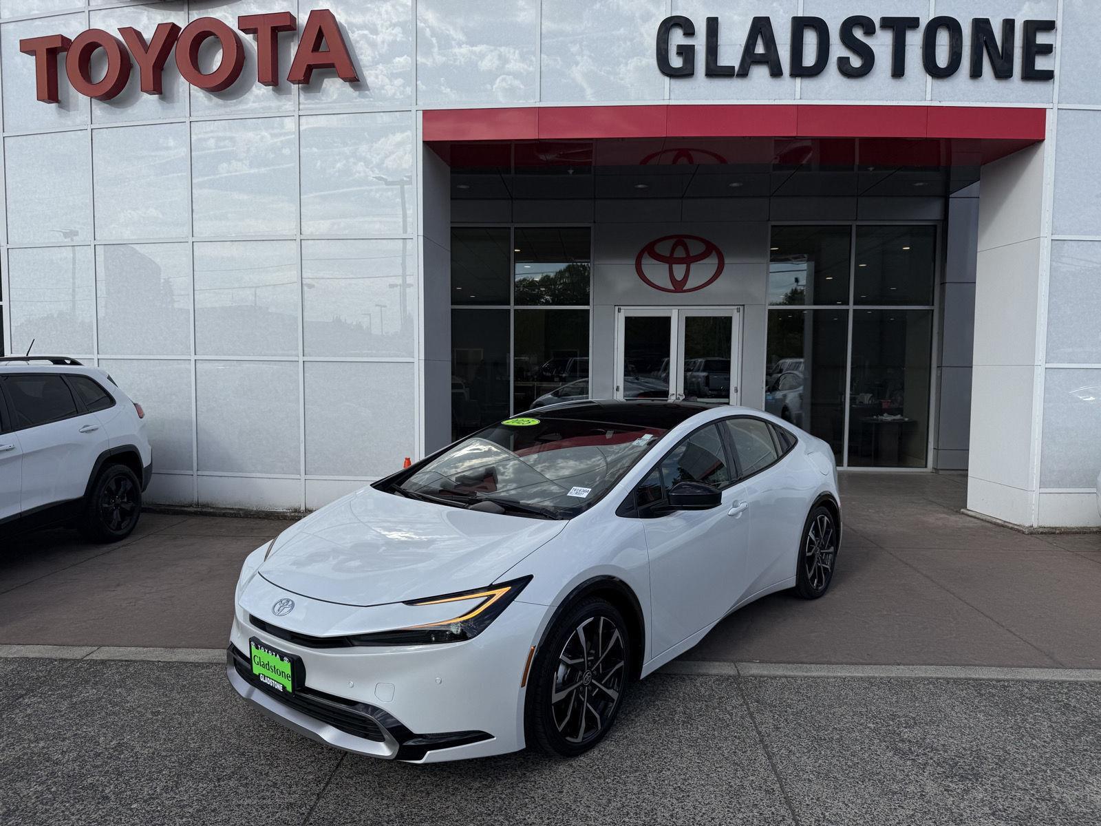 White (Wind Chill Pearl) 2025 Toyota Prius Plug-In Hybrid XSE FWD Hatchback Front-Wheel Drive Continuously Variable Transmission