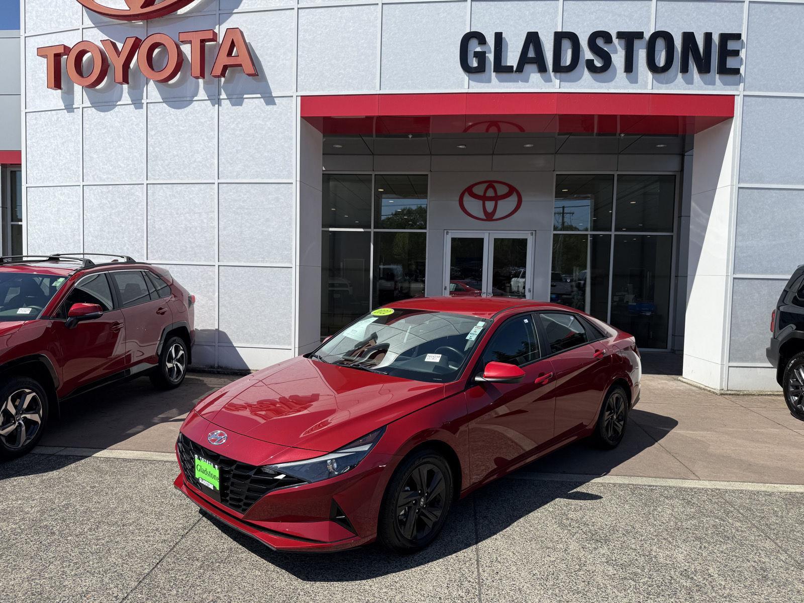 Scarlet Red Pearl 2022 Hyundai Elantra SEL FWD Sedan Front-Wheel Drive Continuously Variable Transmission