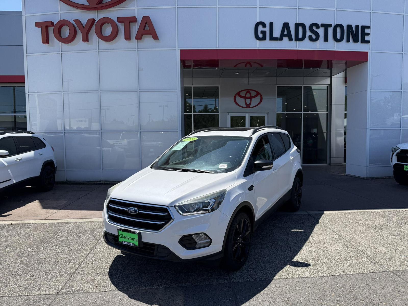 White Platinum Metallic Tri-Coat 2017 Ford Escape SUV / Crossover All-Wheel Drive 6-Speed Automatic