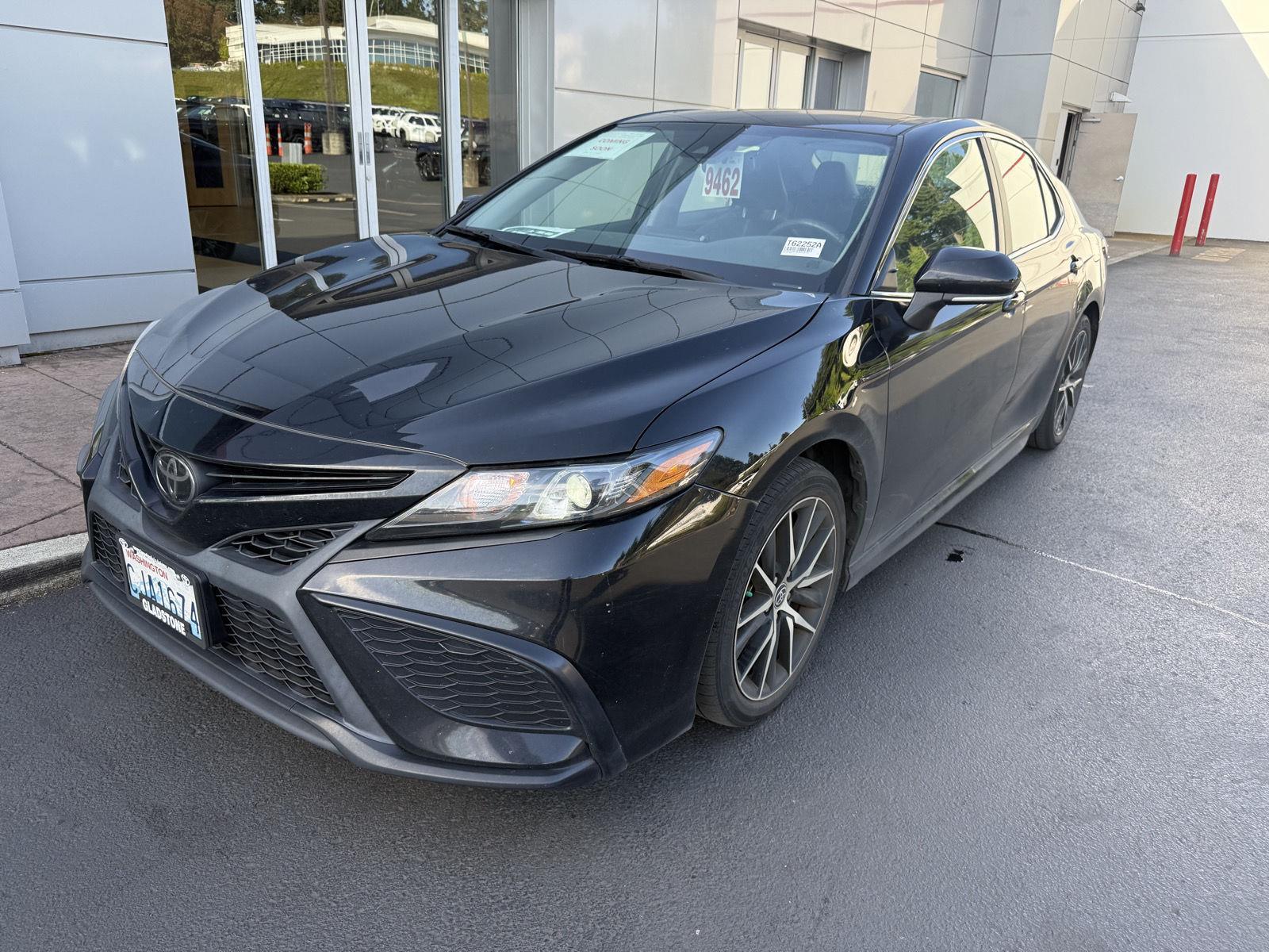 Midnight Black Metallic 2023 Toyota Camry SE FWD Sedan Front-Wheel Drive Automatic