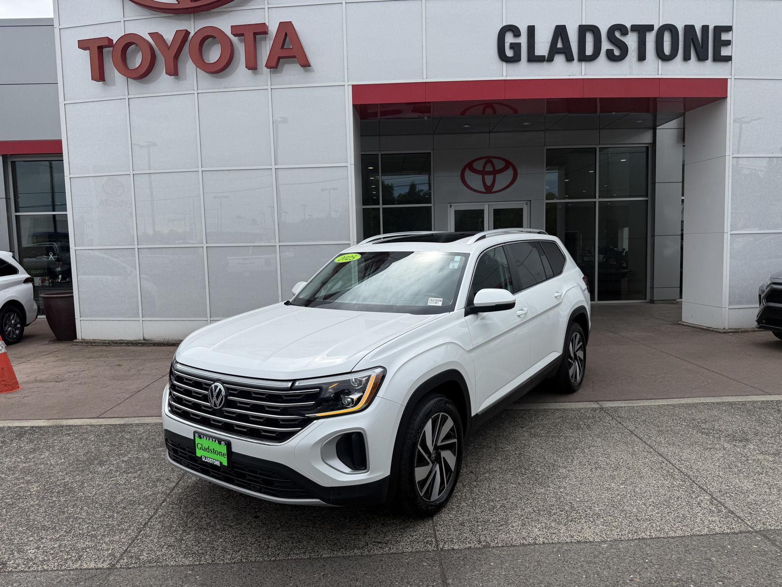 Opal White Pearl 2025 Volkswagen Atlas SUV / Crossover All-Wheel Drive Automatic