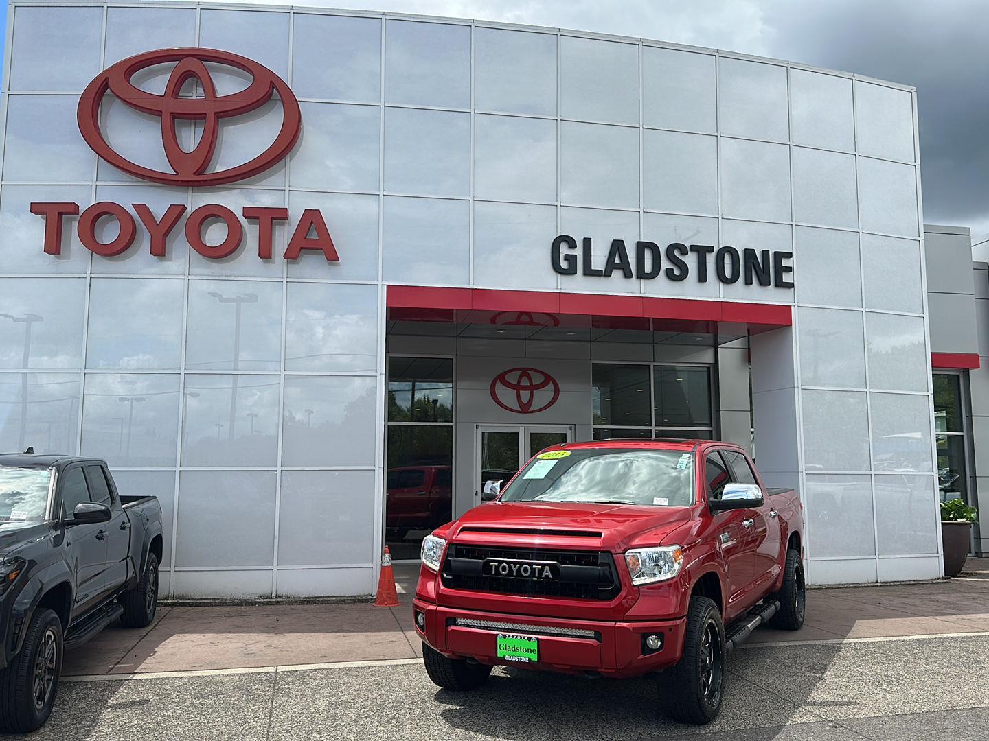 Barcelona Red Metallic 2015 Toyota Tundra Pickup Truck Four-Wheel Drive Automatic