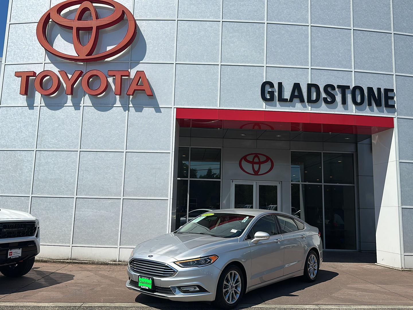 Ingot Silver 2017 Ford Fusion Sedan Front-Wheel Drive Automatic