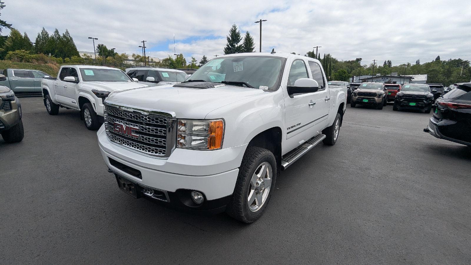2011 GMC Sierra 2500HD Denali Crew Cab 4WD