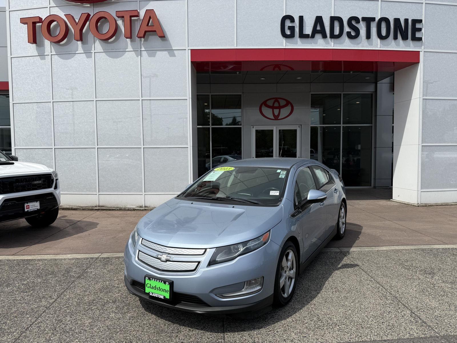 Silver Topaz Metallic 2013 Chevrolet Volt Hatchback Front-Wheel Drive Automatic