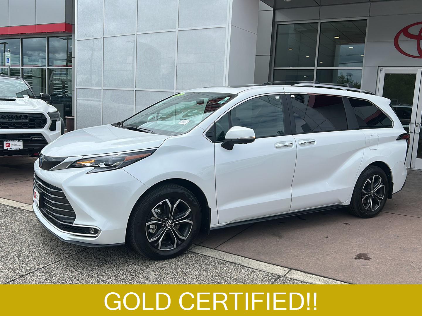 White (Wind Chill Pearl) 2025 Toyota Sienna Minivan All-Wheel Drive Continuously Variable Transmission