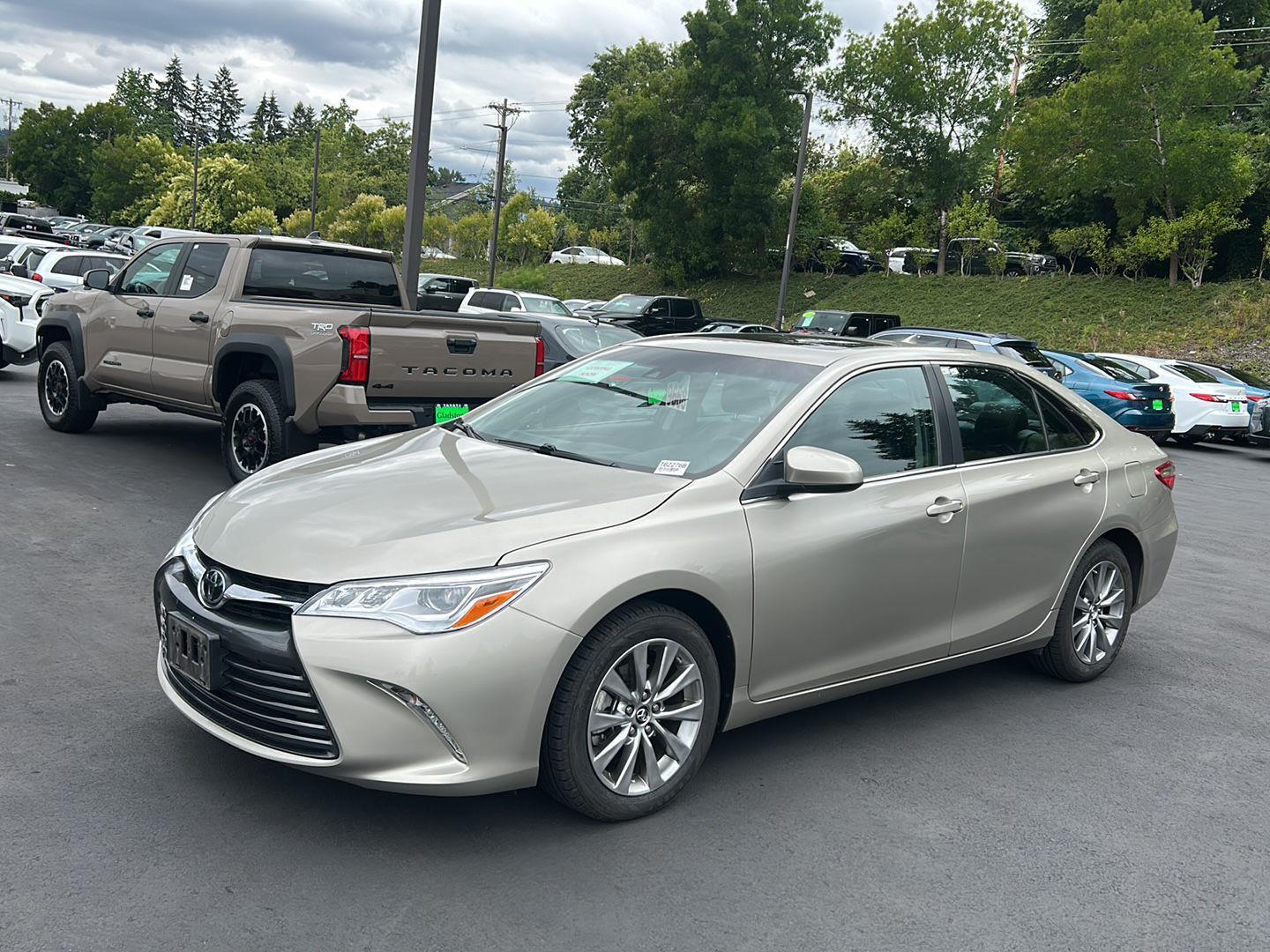 2015 Toyota Camry Sedan Front-Wheel Drive Automatic