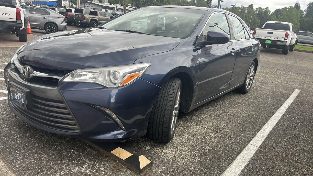 2017 Toyota Camry Sedan Front-Wheel Drive Automatic