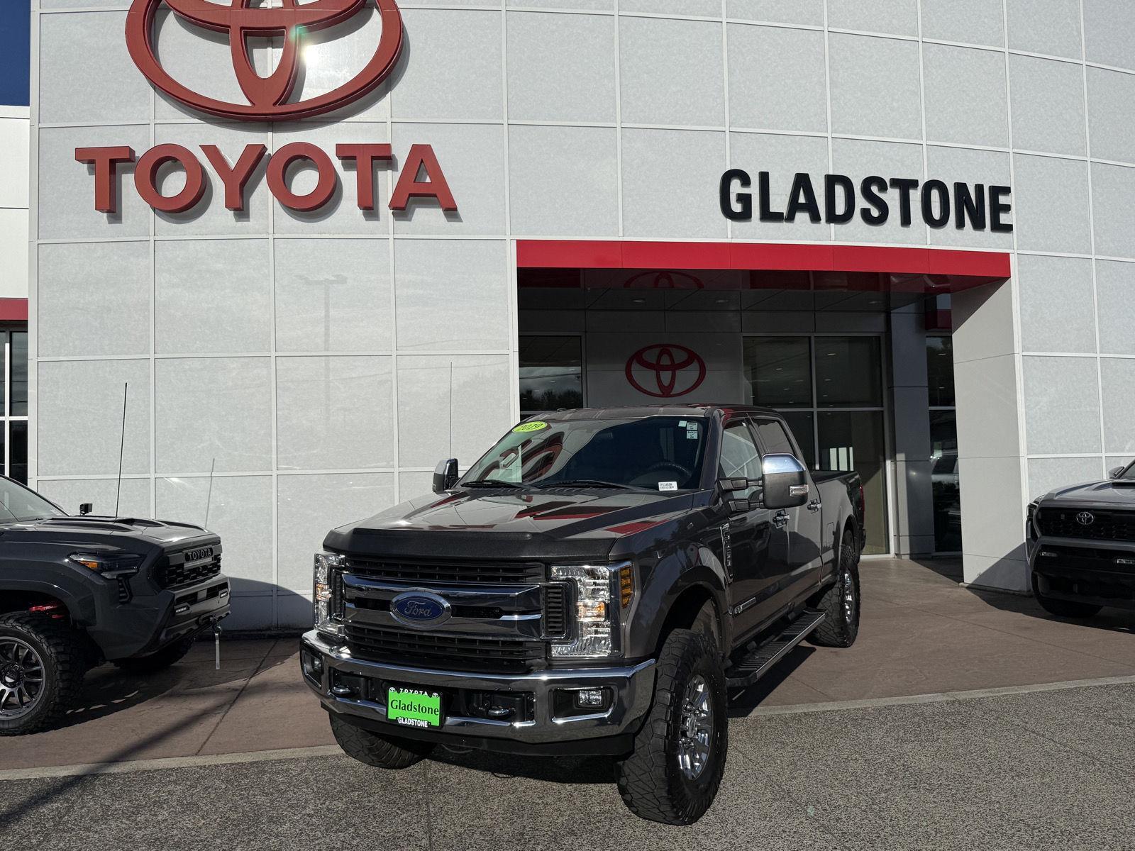 Gray 2019 Ford F-250 Super Duty Pickup Truck Four-Wheel Drive Automatic