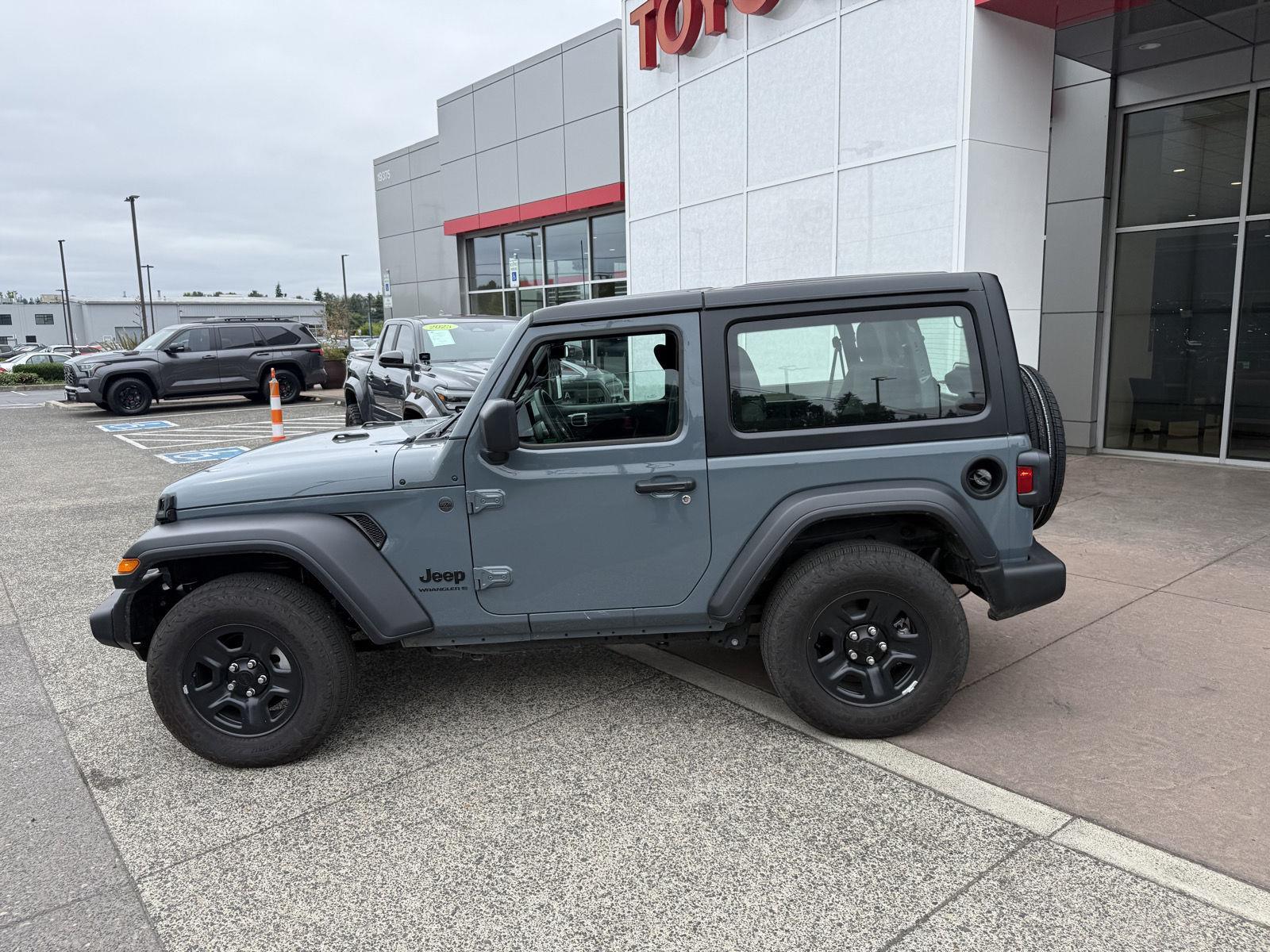 View vehicle photo 3