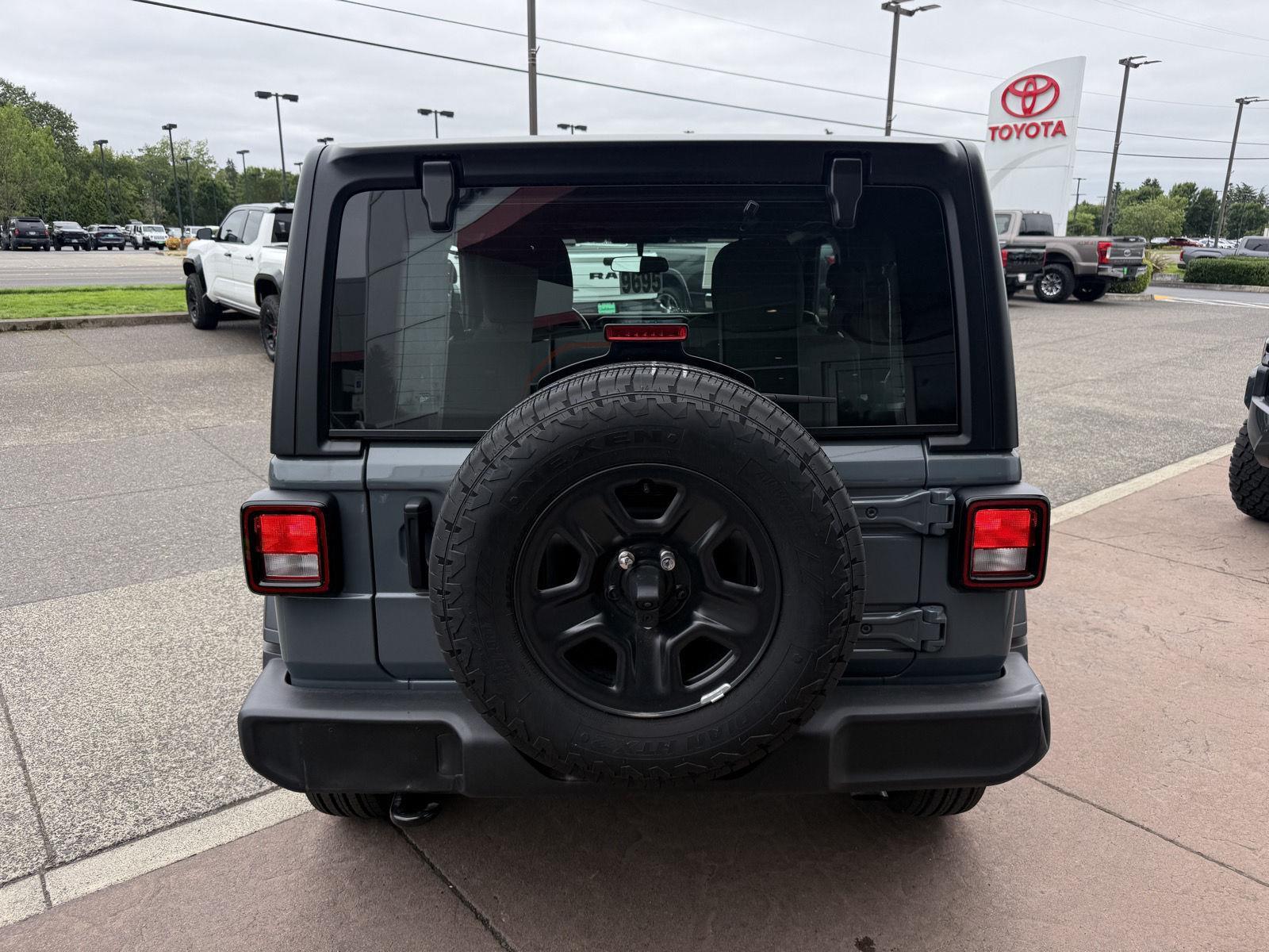 View vehicle photo 5
