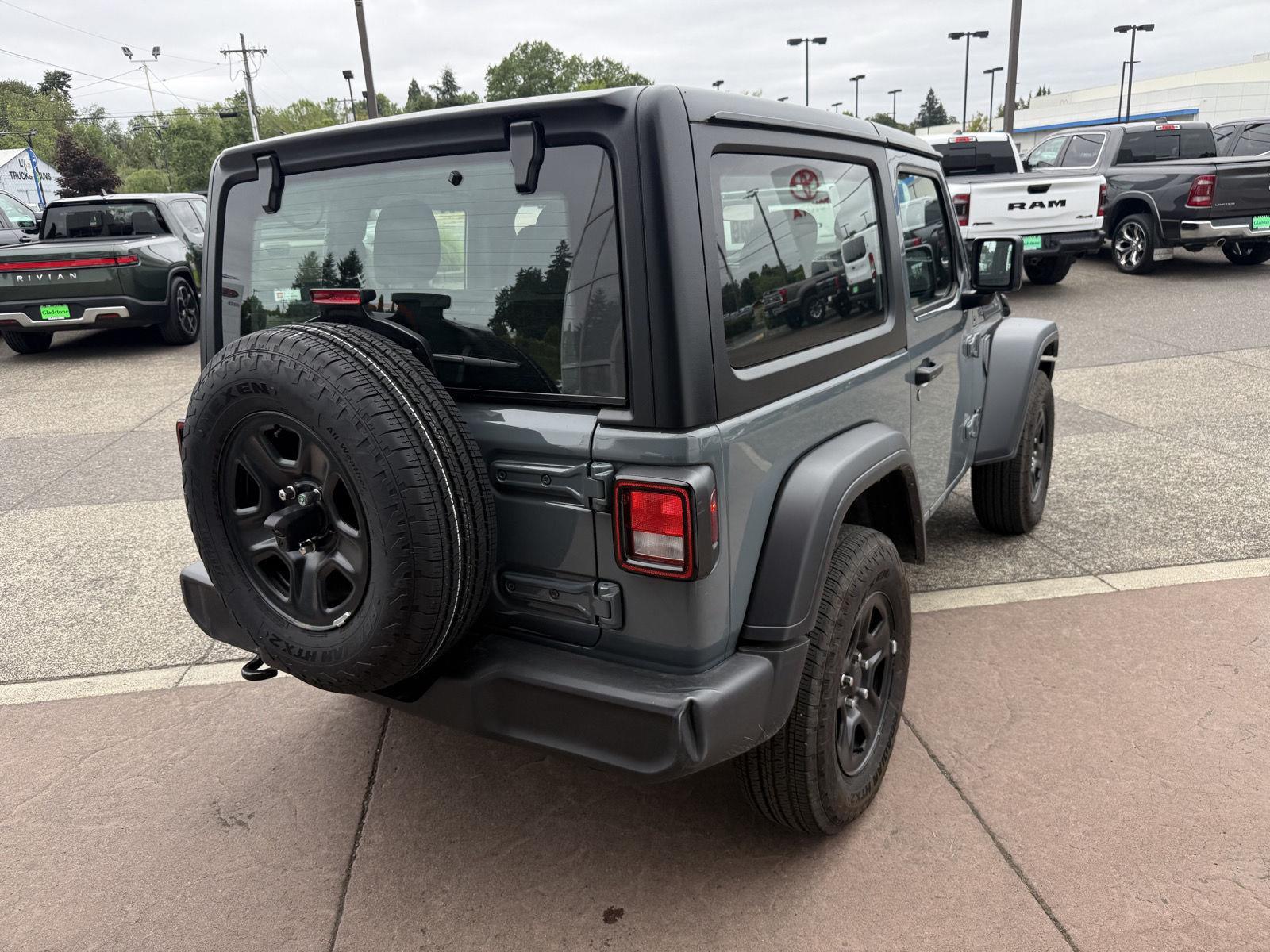 View vehicle photo 6