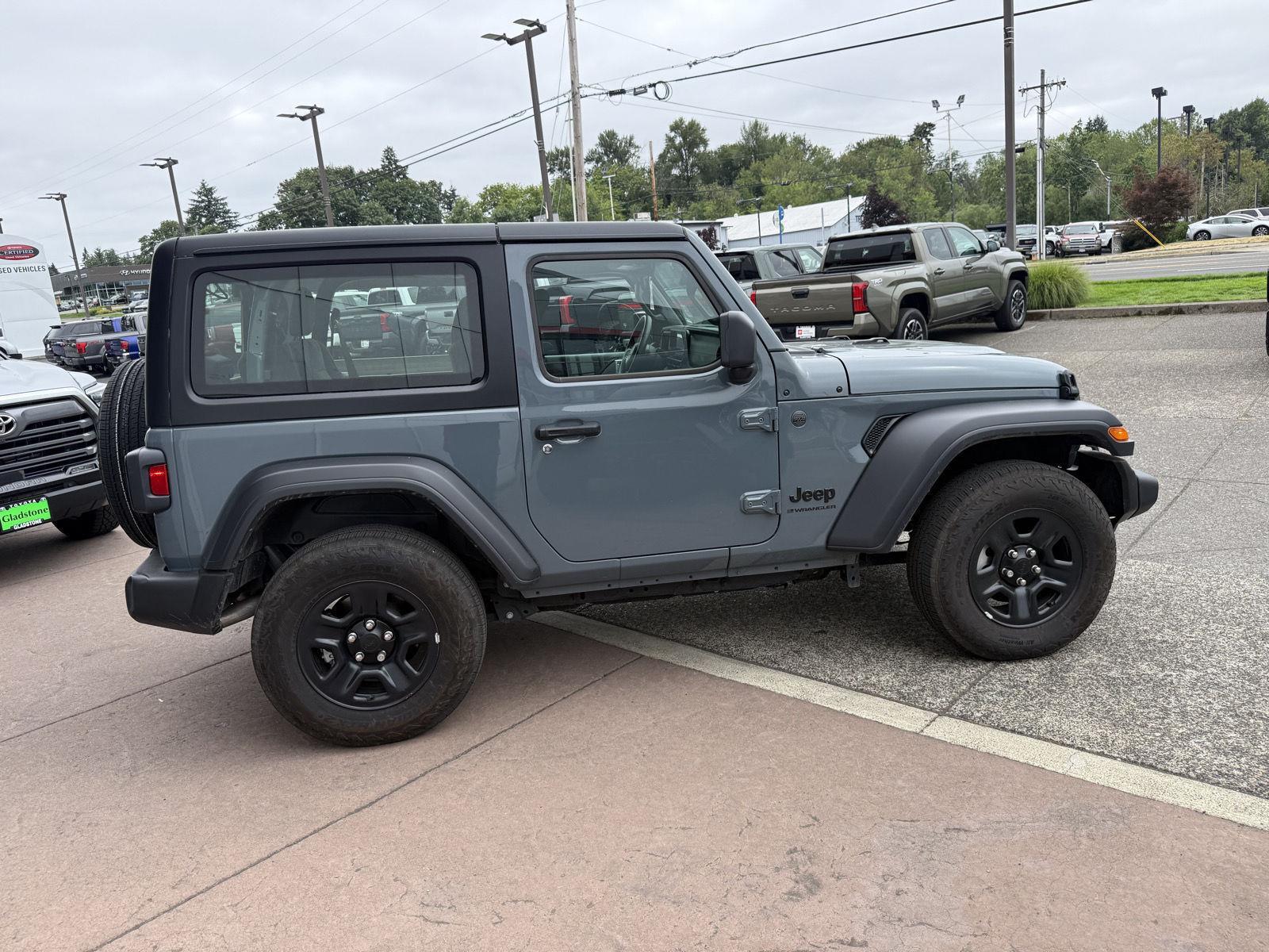 View vehicle photo 7