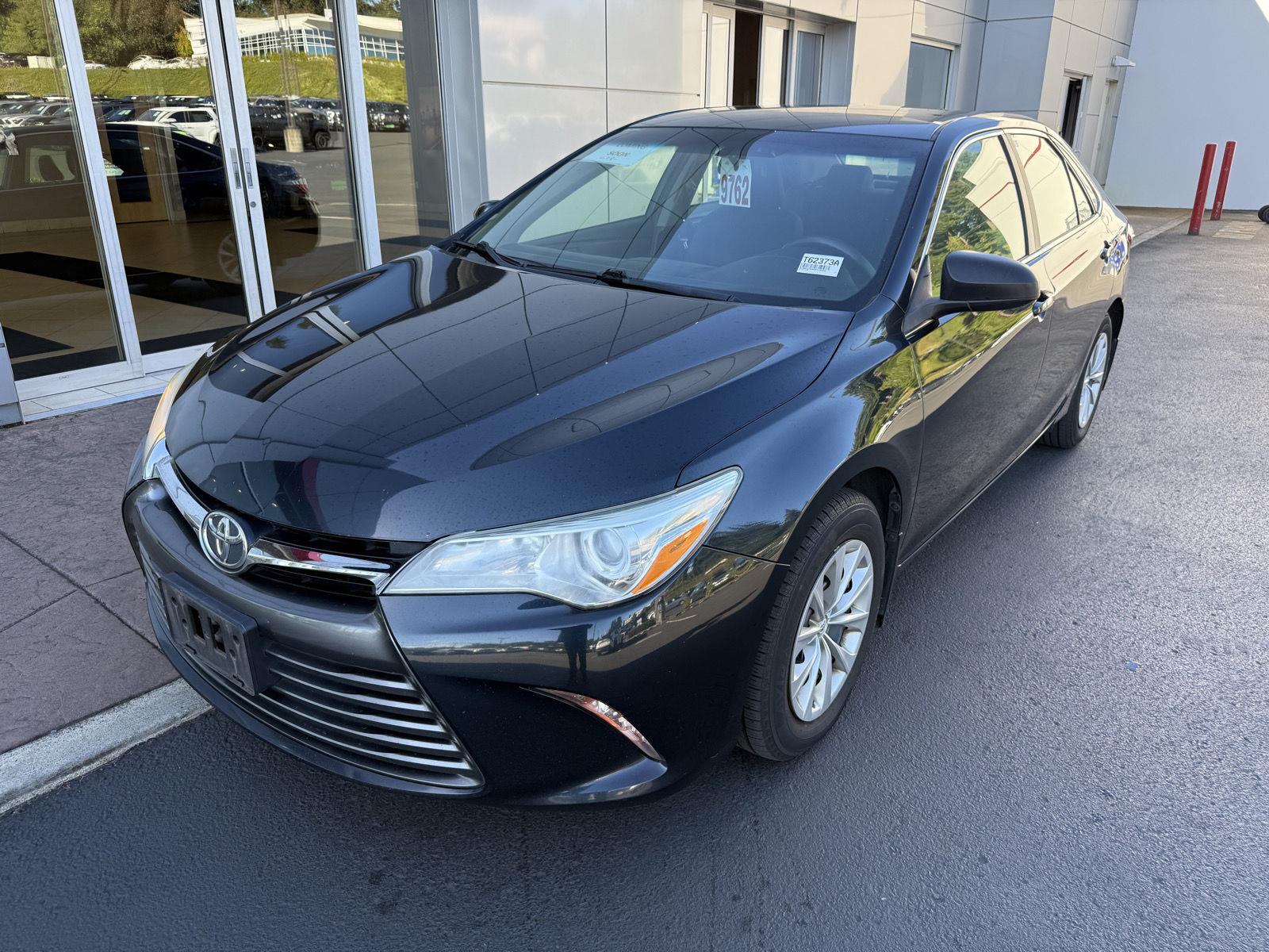 Midnight Black Metallic 2016 Toyota Camry Sedan Front-Wheel Drive Automatic