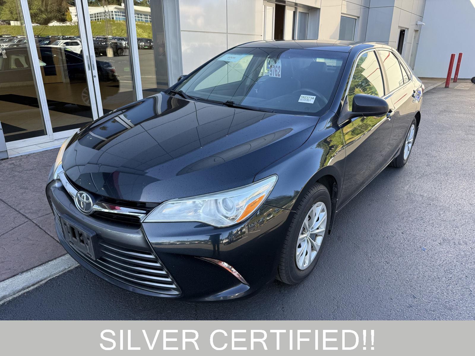 Midnight Black Metallic 2016 Toyota Camry Sedan Front-Wheel Drive Automatic