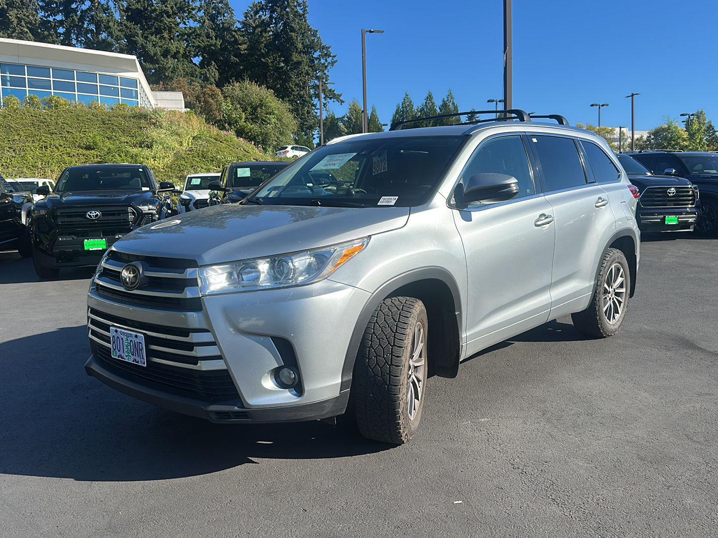 Celestial Silver Metallic 2018 Toyota Highlander SUV / Crossover All-Wheel Drive Automatic
