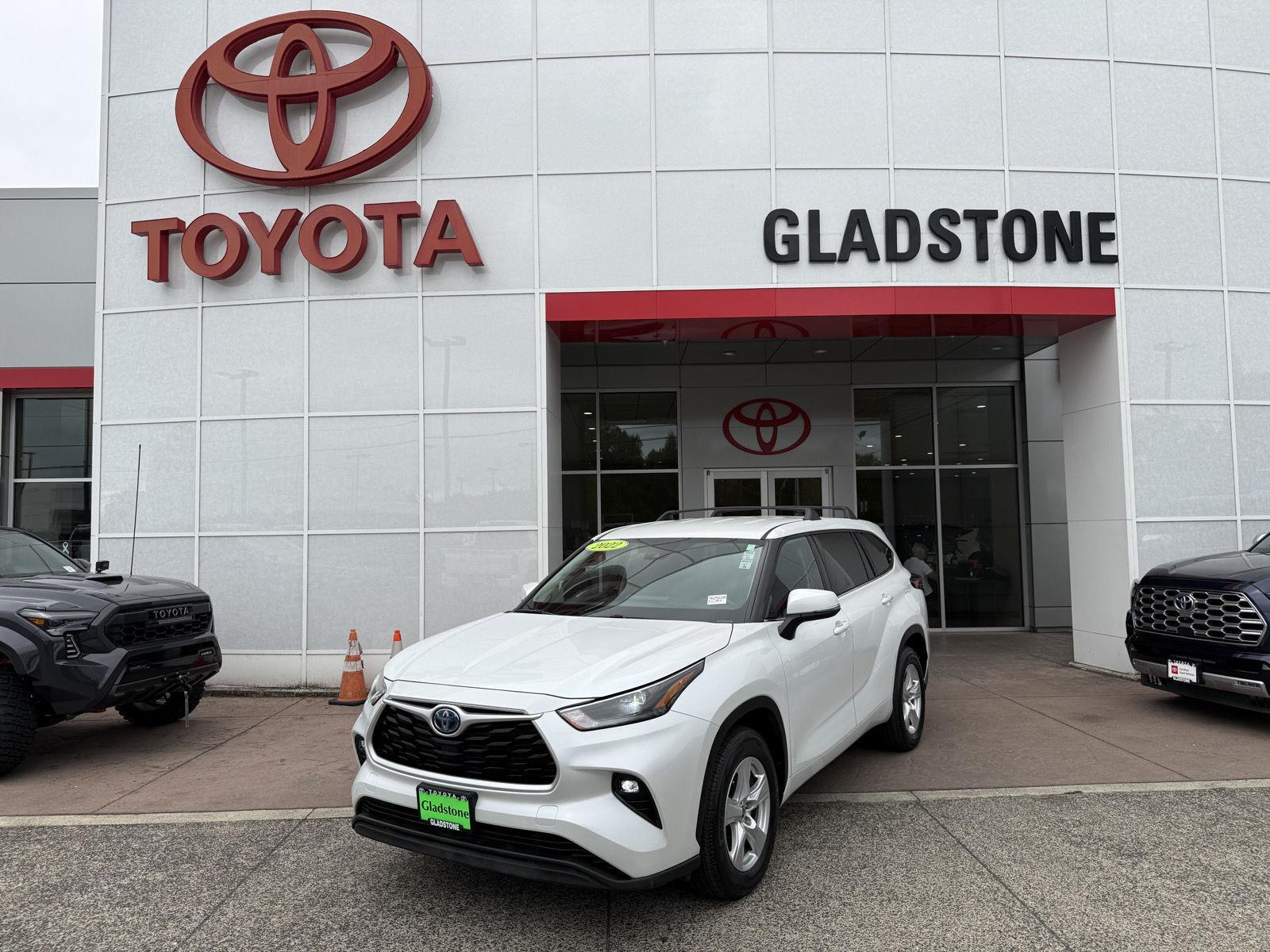 2022 Toyota Highlander Hybrid LE FWD