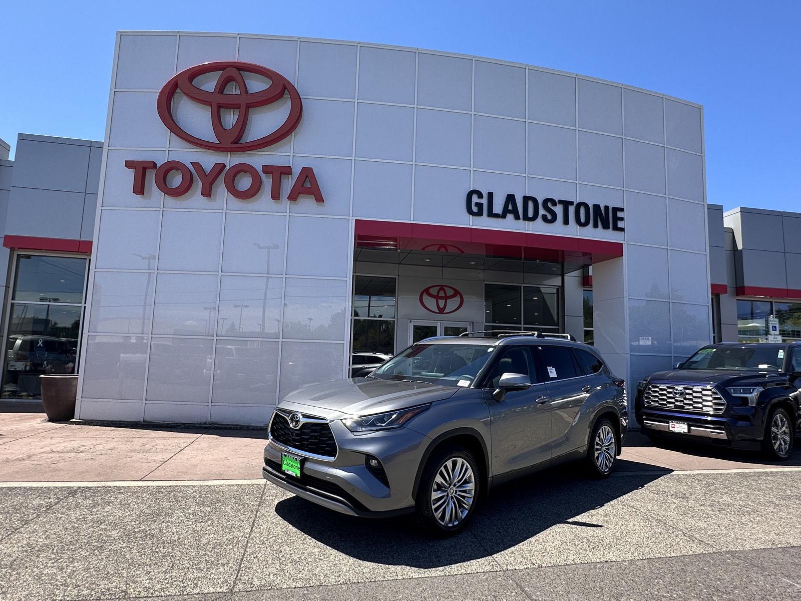 Heavy Metallic 2026 Toyota Highlander SUV / Crossover All-Wheel Drive Automatic